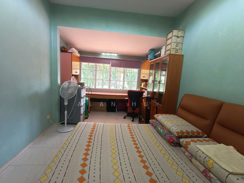Thrift Drive, , Room Rental, 300 sqft, Terraced House For Rent, by Alan Huy, 500094076 - Bedroom - PropertyGuru.com.sg