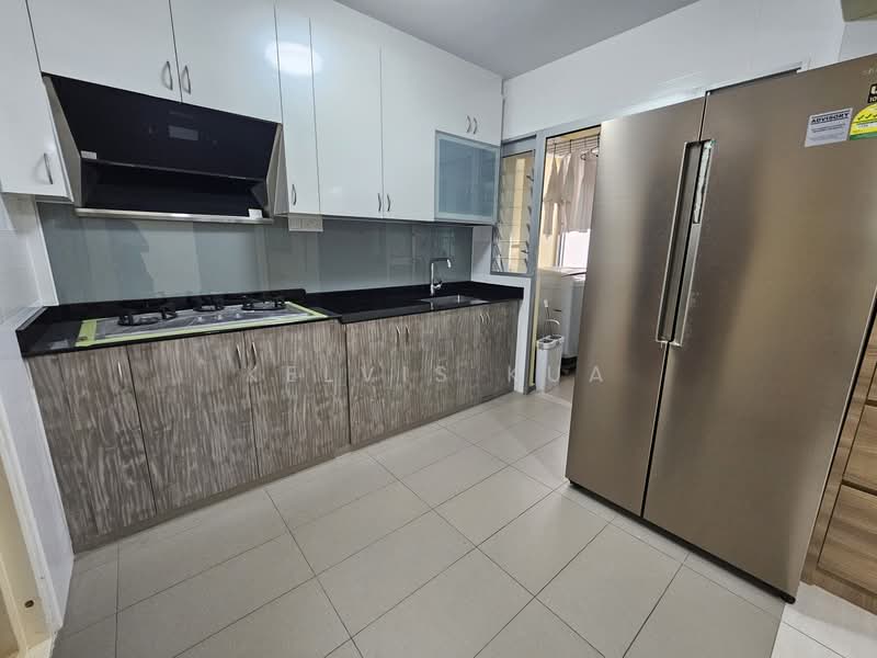 126B Canberra Street HDB Flat For Sale at S$ 750,000 | PropertyGuru Singapore - Kitchen