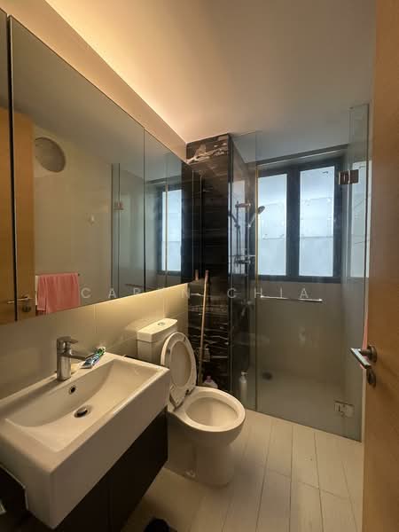 Hedges Park Condominium, 79 Flora Drive, 2 Bedrooms, 764 sqft, Condominium For Rent, by Caryn Chia, 500094096 - Bathroom - PropertyGuru.com.sg