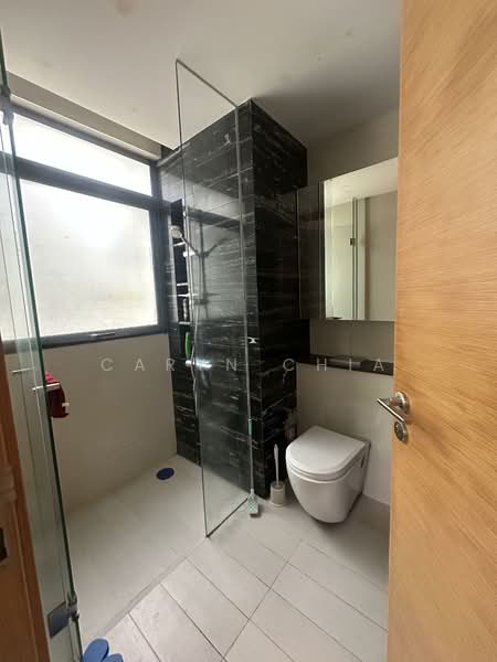 Hedges Park Condominium, 79 Flora Drive, 2 Bedrooms, 764 sqft, Condominium For Rent, by Caryn Chia, 500094096 - Bathroom - PropertyGuru.com.sg