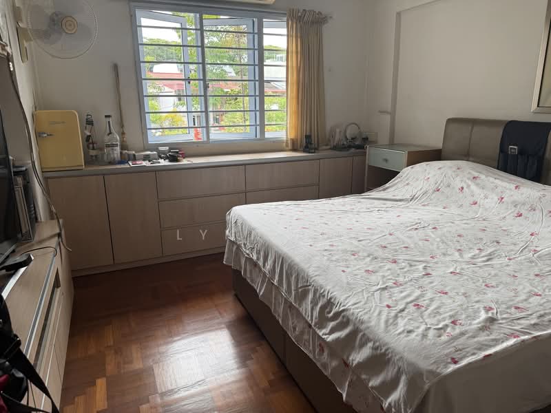 122 Hougang Avenue 1 HDB Flat For Sale at S$ 1,030,000 | PropertyGuru Singapore - Bedroom