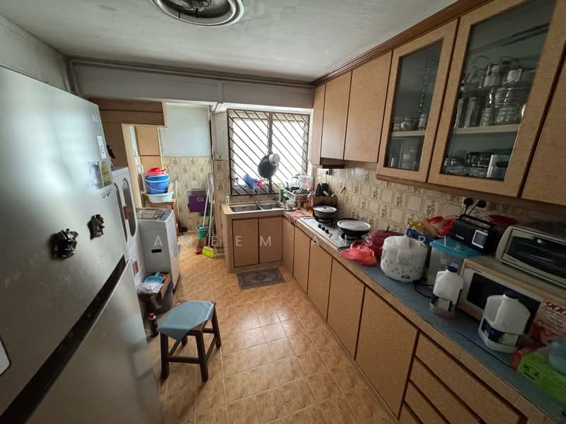 53 Chin Swee Road HDB Flat For Sale at S$ 548,000 | PropertyGuru Singapore - Kitchen