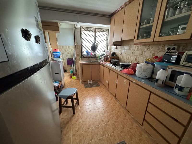 53 Chin Swee Road HDB Flat For Sale at S$ 548,000 | PropertyGuru Singapore - Kitchen