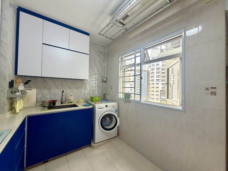 269B Compassvale Link HDB Flat For Sale at S$ 740,000 | PropertyGuru Singapore - Kitchen