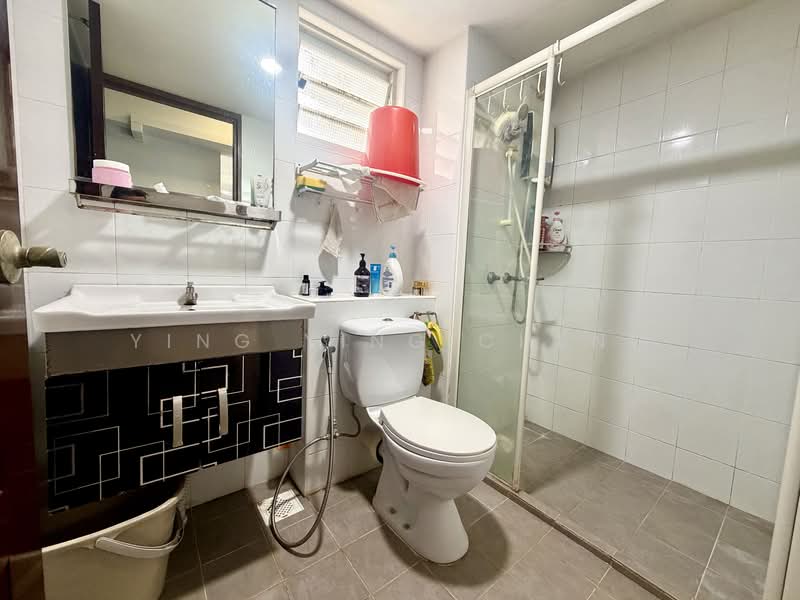 269B Compassvale Link HDB Flat For Sale at S$ 740,000 | PropertyGuru Singapore - Bathroom