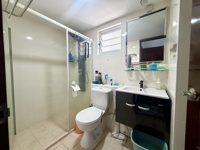 269B Compassvale Link HDB Flat For Sale at S$ 740,000 | PropertyGuru Singapore - Bathroom