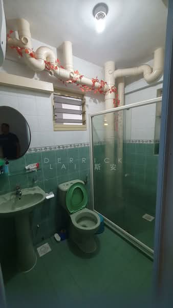 112 Edgefield Plains, 112 Edgefield Plains, 3 Bedrooms, 1,399 sqft, HDB Flat For Rent, by Derrick Lai 斯安, 500094135 - Bathroom - PropertyGuru.com.sg