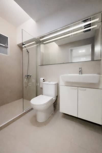 918 Hougang Avenue 9 HDB Flat For Sale at S$ 768,888 | PropertyGuru Singapore - Bathroom