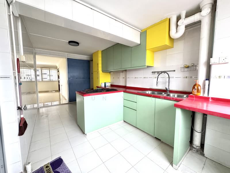 214 Lorong 8 Toa Payoh HDB Flat For Sale at S$ 525,000 | PropertyGuru Singapore