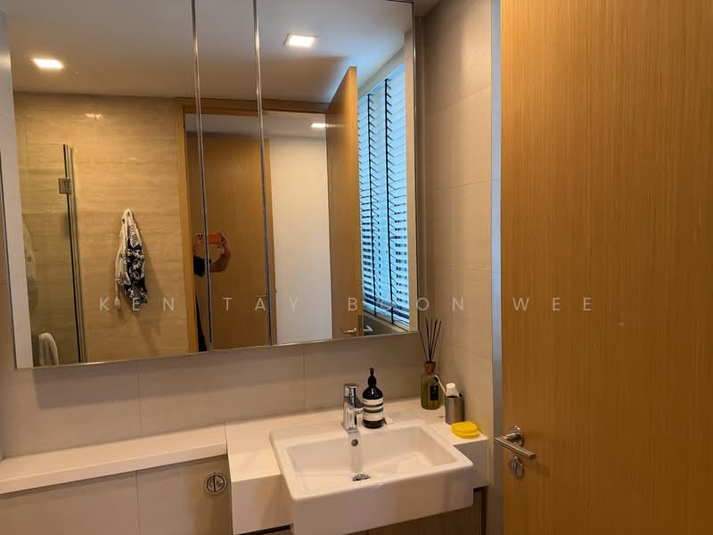 Thomson Three Condominium For Sale at S$ 2,650,000 | PropertyGuru Singapore - Bathroom