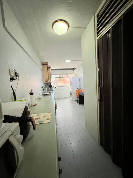 329 Bukit Batok Street 33 HDB Flat For Sale at S$ 520,000 | PropertyGuru Singapore - Kitchen