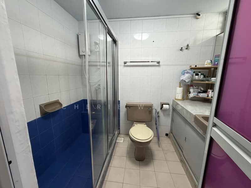 Kilat 19 Apartment For Sale at S$ 5,000,000 | PropertyGuru Singapore - Bathroom