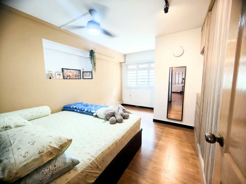468 Hougang Avenue 8 HDB Flat For Sale at S$ 620,000 | PropertyGuru Singapore - Bedroom