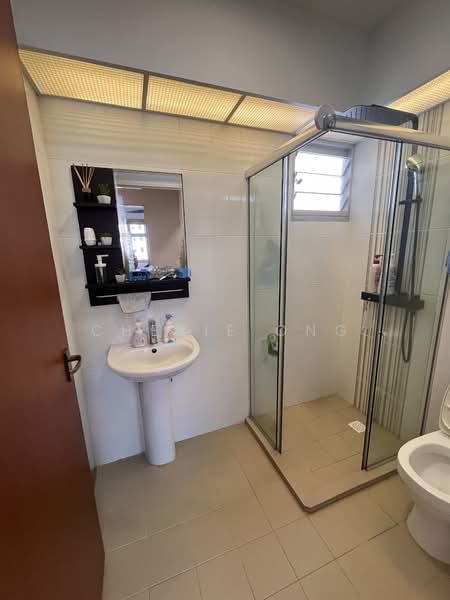 120A Canberra Crescent HDB Flat For Sale at S$ 726,000 | PropertyGuru Singapore - Bathroom
