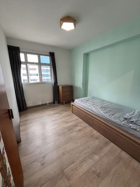 120A Canberra Crescent HDB Flat For Sale at S$ 726,000 | PropertyGuru Singapore - Common Room