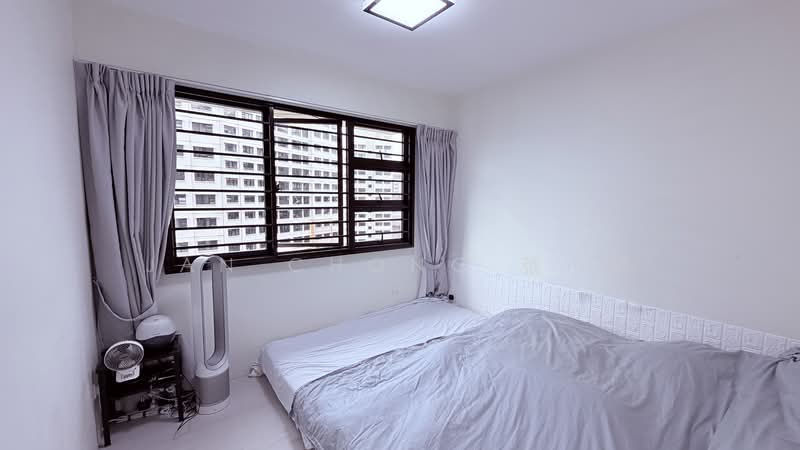 463A Bukit Batok Street 41 HDB Flat For Sale at S$ 848,000 | PropertyGuru Singapore - Bedroom