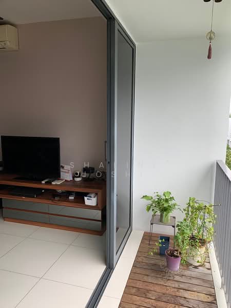 8 @ Woodleigh, 8 Woodleigh Close, 3 Bedrooms, 958 sqft, Condominium For Rent, by SHALINI JOSHI, 500094232 - Balcony - PropertyGuru.com.sg