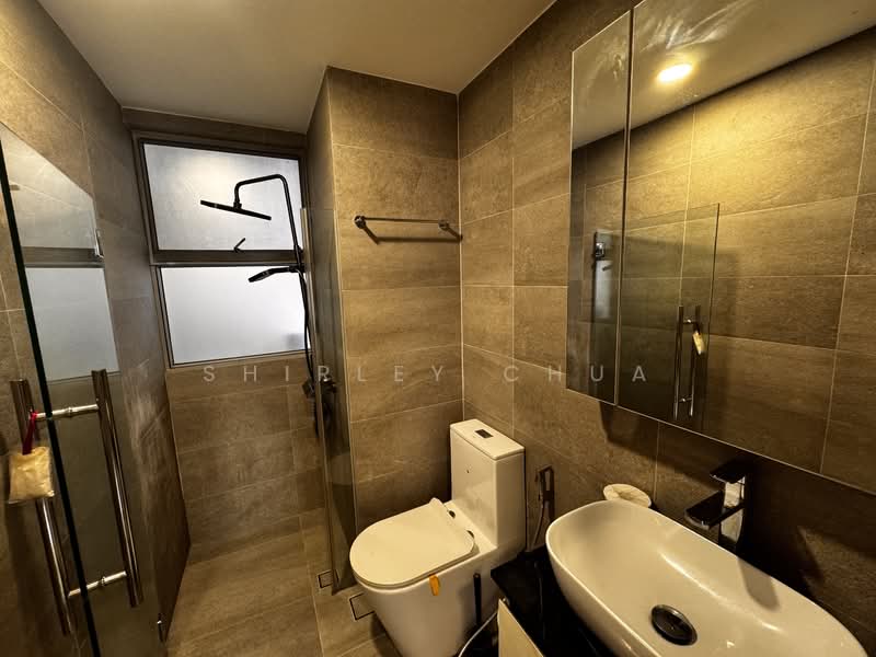 The Bayshore Condominium For Sale at S$ 1,350,000 | PropertyGuru Singapore - Bathroom