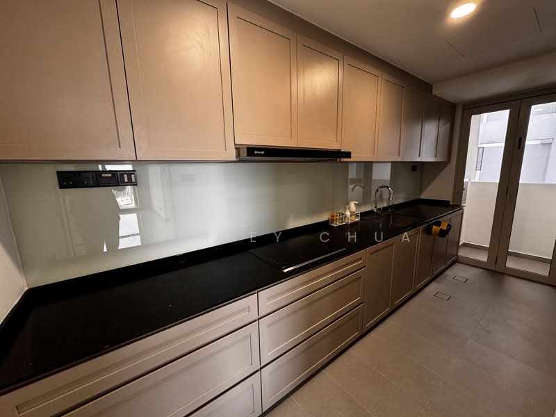 The Bayshore Condominium For Sale at S$ 1,350,000 | PropertyGuru Singapore - Kitchen