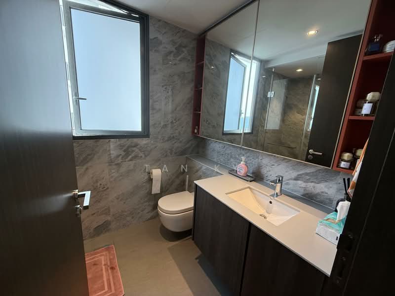 Clavon Condominium For Sale at S$ 2,800,000 | PropertyGuru Singapore - Bathroom