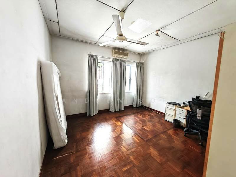 ⭐️WHY THIS HSE?⭐️$14XXPSF⭐️12M FRONTAGE⭐️BIG LAND⭐️ Semi-Detached House For Sale at S$ 6,000,000 | PropertyGuru Singapore - Interior