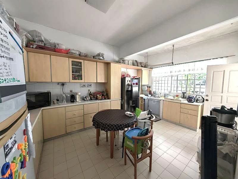 ⭐️WHY THIS HSE?⭐️$14XXPSF⭐️12M FRONTAGE⭐️BIG LAND⭐️ Semi-Detached House For Sale at S$ 6,000,000 | PropertyGuru Singapore - Kitchen