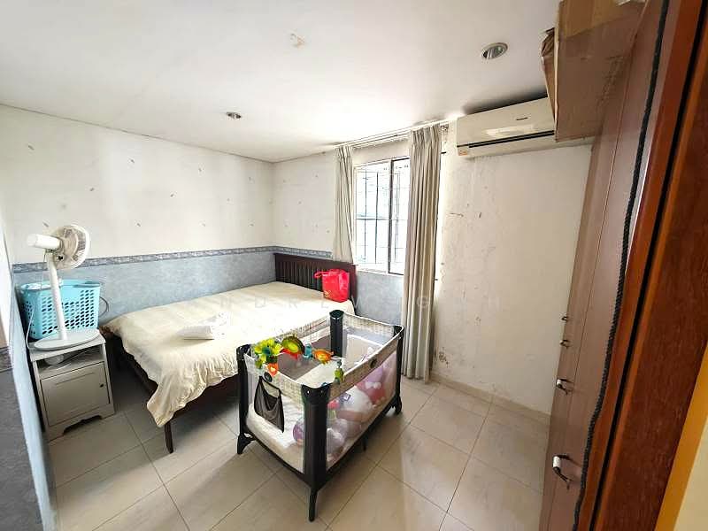 ⭐️WHY THIS HSE?⭐️$14XXPSF⭐️12M FRONTAGE⭐️BIG LAND⭐️ Semi-Detached House For Sale at S$ 6,000,000 | PropertyGuru Singapore - Bedroom