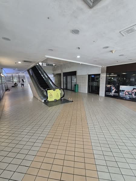 Upper Serangoon Shopping Centre, 756 Upper Serangoon Road, 1,507 sqft, Other Retail For Sale, by Kelvin Lim, 500094275 - Entrance - CommercialGuru.com.sg