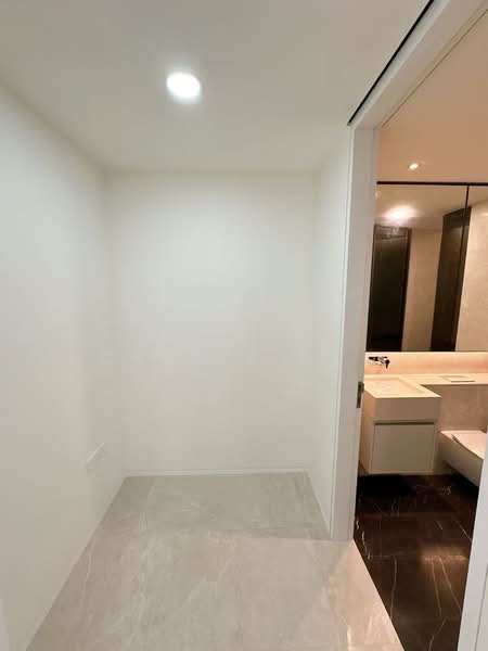 Amber Park, 18 Amber Gardens, 2 Bedrooms, 678 sqft, Condominium For Rent, by Carrie Guo, 500094298 - Bathroom - PropertyGuru.com.sg