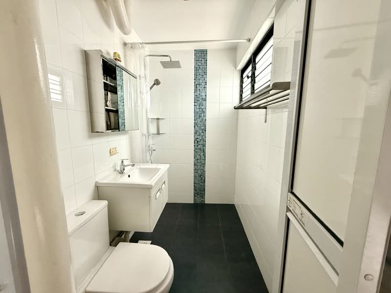 620 Yishun Ring Road, 620 Yishun Ring Road, 3 Bedrooms, 1,302 sqft, HDB Flat For Rent, by Hazel Toh, 500094303 - Bathroom - PropertyGuru.com.sg