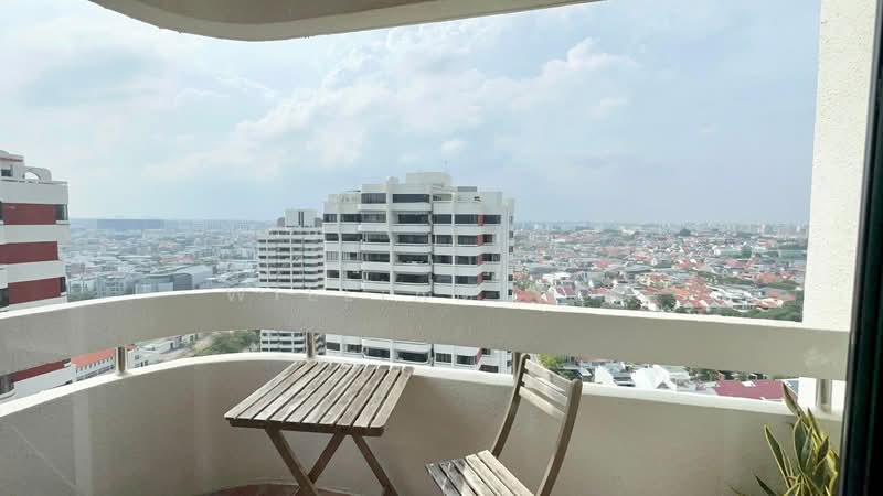 Ocean Park, 530 East Coast Road, 4 Bedrooms, 3,200 sqft, Condominium For Rent, by William Teo, 500094316 - Balcony - PropertyGuru.com.sg
