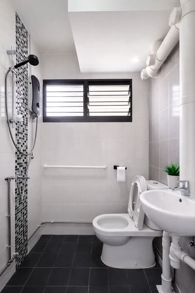 213 Bedok North Street 1 HDB Flat For Sale at S$ 500,000 | PropertyGuru Singapore - Bathroom
