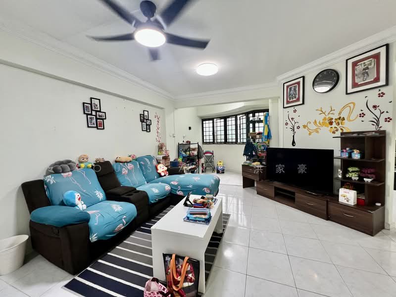 691 Jurong West Central 1 HDB Flat For Sale at S$ 690,000 | PropertyGuru Singapore - Living Room