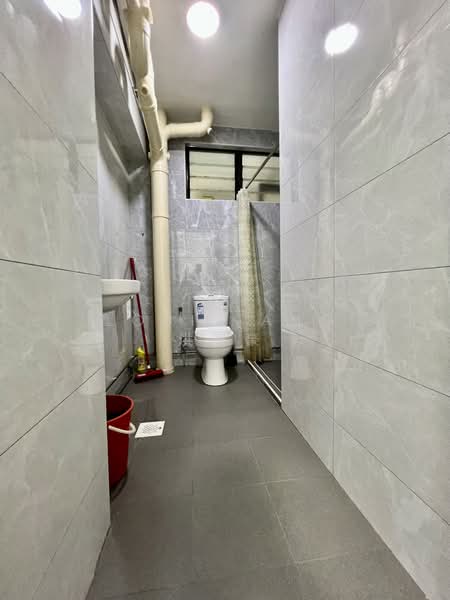691 Jurong West Central 1 HDB Flat For Sale at S$ 690,000 | PropertyGuru Singapore - Bathroom