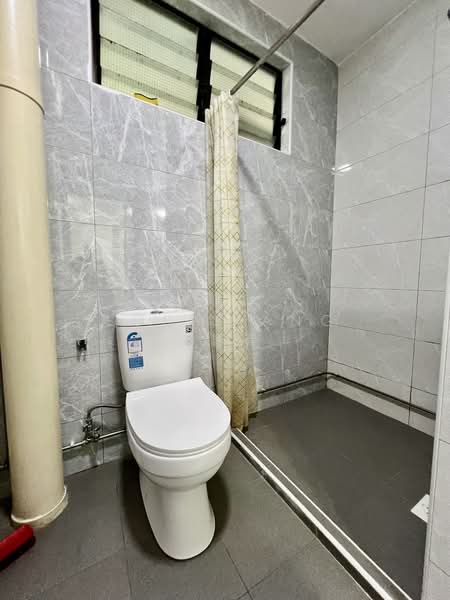 691 Jurong West Central 1 HDB Flat For Sale at S$ 690,000 | PropertyGuru Singapore - Bathroom
