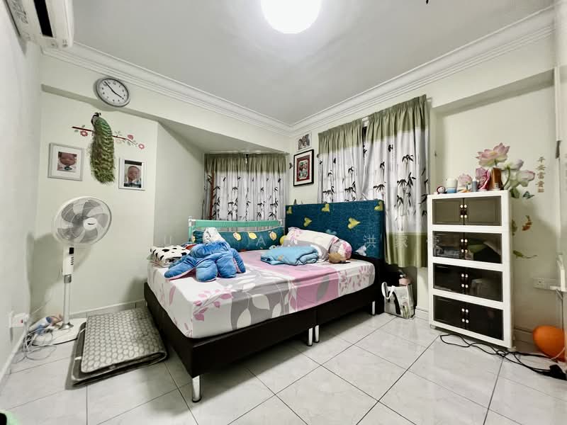 691 Jurong West Central 1 HDB Flat For Sale at S$ 690,000 | PropertyGuru Singapore - Bedroom