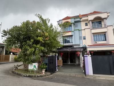 For Sale - ✅ Move In Ready: Value Freehold 3 Storey Semi Detached