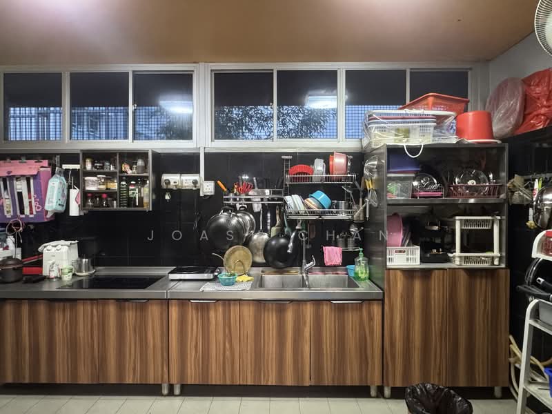 ✅ Move In Ready: Value Freehold 3 Storey Semi Detached Semi-Detached House For Sale at S$ 4,500,000 | PropertyGuru Singapore - Kitchen