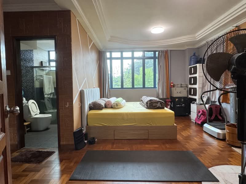 ✅ Move In Ready: Value Freehold 3 Storey Semi Detached Semi-Detached House For Sale at S$ 4,500,000 | PropertyGuru Singapore - Bedroom