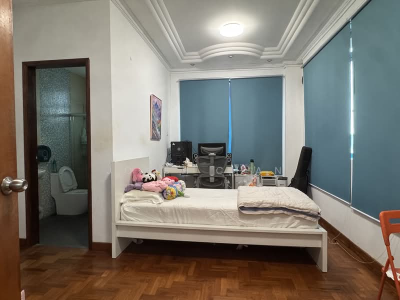 ✅ Move In Ready: Value Freehold 3 Storey Semi Detached Semi-Detached House For Sale at S$ 4,500,000 | PropertyGuru Singapore - Bedroom