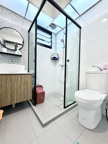Bidadari Park Drive HDB Flat For Sale at S$ 1,150,000 | PropertyGuru Singapore - Bathroom