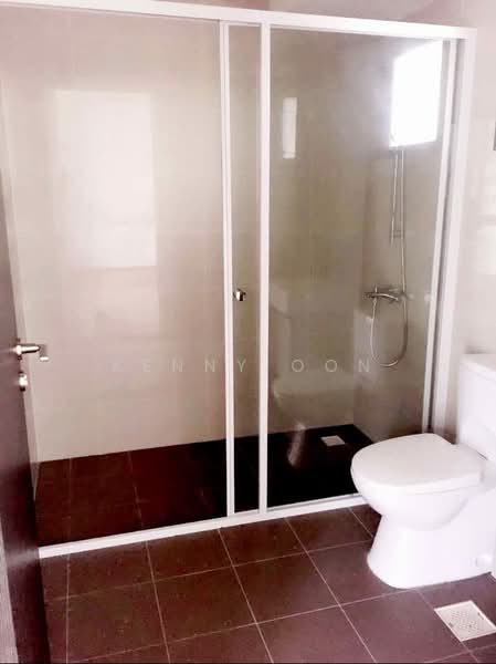 311B Clementi Avenue 4 HDB Flat For Sale at S$ 1,263,340 | PropertyGuru Singapore - Bathroom