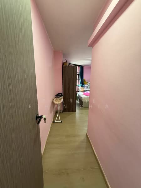 339A Sembawang Close HDB Flat For Sale at S$ 650,000 | PropertyGuru Singapore - Corridor