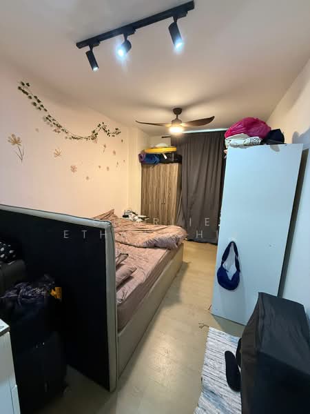339A Sembawang Close HDB Flat For Sale at S$ 650,000 | PropertyGuru Singapore - Bedroom