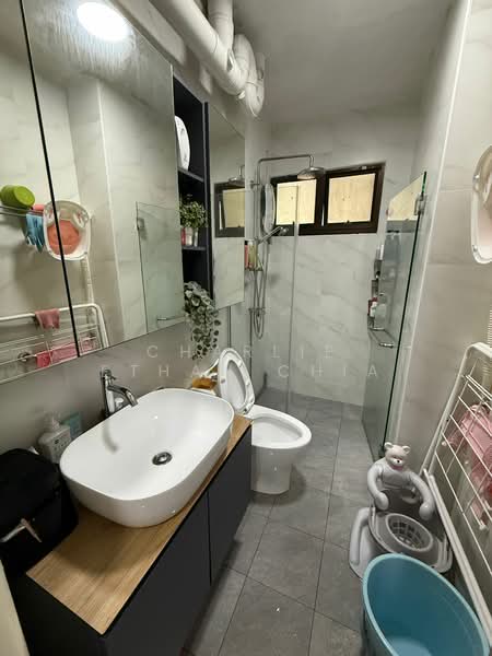 339A Sembawang Close HDB Flat For Sale at S$ 650,000 | PropertyGuru Singapore - Bathroom