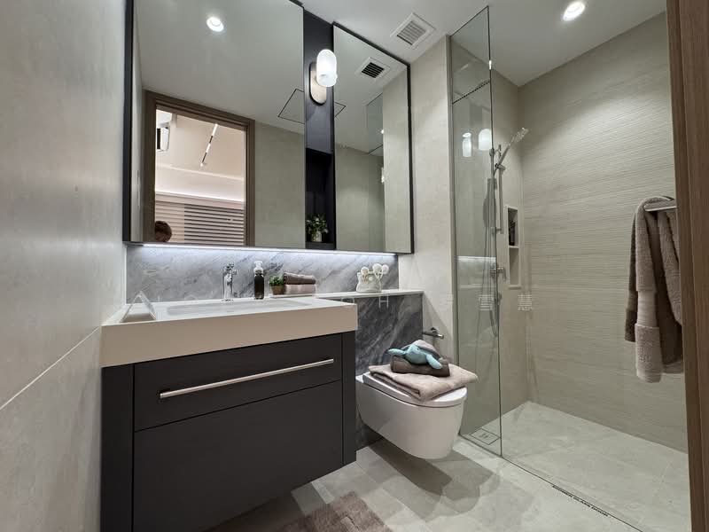 Vela Bay, Bayshore Road, 2 Bedrooms, 592 sqft, Condominium For Sale, by Joey Loh 罗雪慧, 500094358 - Bathroom - PropertyGuru.com.sg