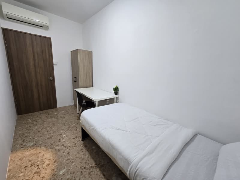 Estella Gardens, 23 Flora Road, Room Rental, 150 sqft, Condominium For Rent, by James Hee, 500094363 - R6 - PropertyGuru.com.sg