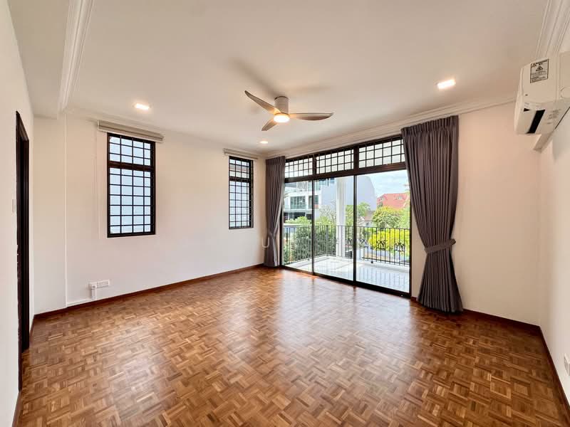 Serangoon Garden Estate, Crowhurst Drive, 5 Bedrooms, 4,000 sqft, Semi-Detached House For Rent, by Joshua Tan, 500094386 - Balcony - PropertyGuru.com.sg