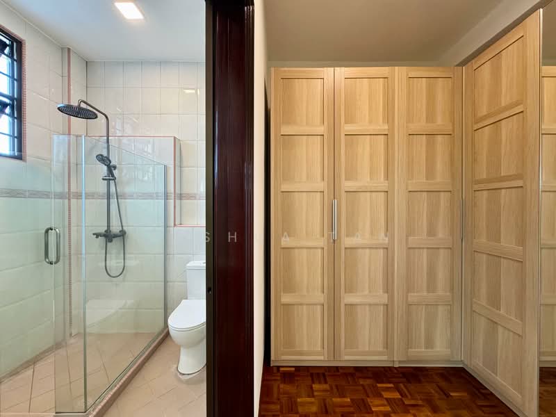 Serangoon Garden Estate, Crowhurst Drive, 5 Bedrooms, 4,000 sqft, Semi-Detached House For Rent, by Joshua Tan, 500094386 - Bathroom - PropertyGuru.com.sg