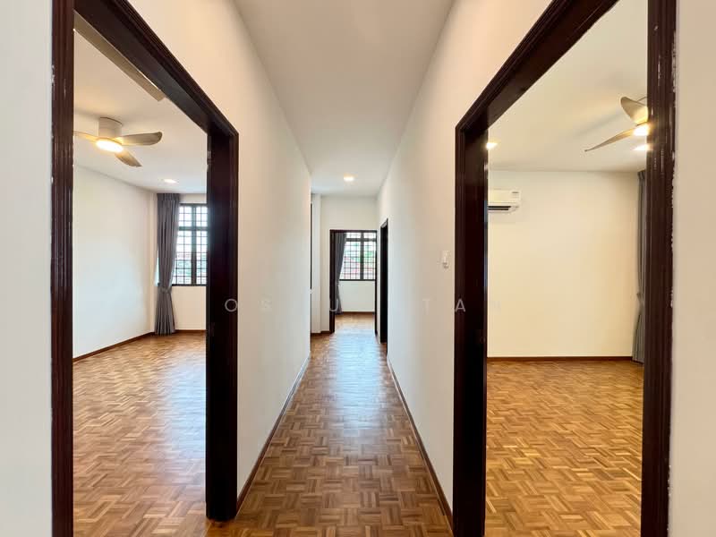 Serangoon Garden Estate, Crowhurst Drive, 5 Bedrooms, 4,000 sqft, Semi-Detached House For Rent, by Joshua Tan, 500094386 - Corridor - PropertyGuru.com.sg